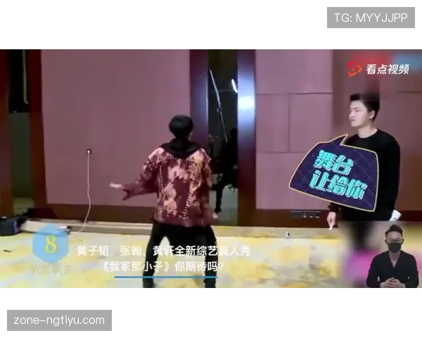李小鹏走进咖啡店掏出那张卡,我的手汗都出来了 李小鹏走进咖啡店掏出那张卡,我的手汗都出来了